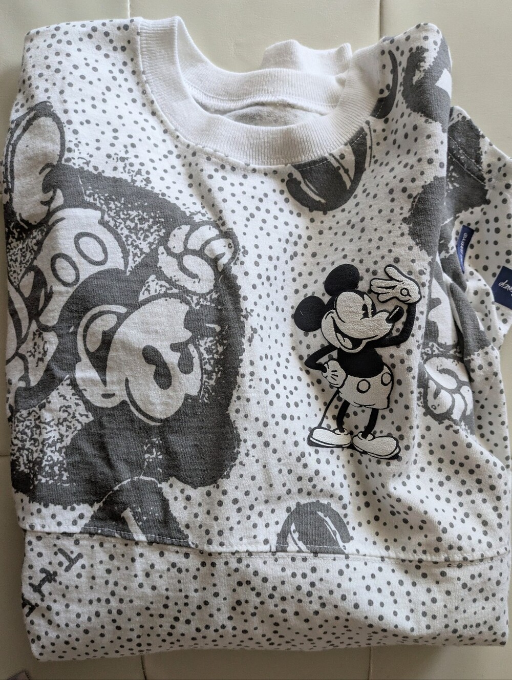 Authentic Walt Disney Mickey Mouse Spirit Jersey Disney Parks - Picture 5 of 9